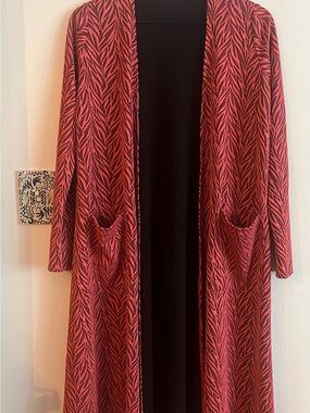 LuLaRoe “Sarah”Dusty Coral and Black Zebra-Print Open Front Cardigan Robe Duster